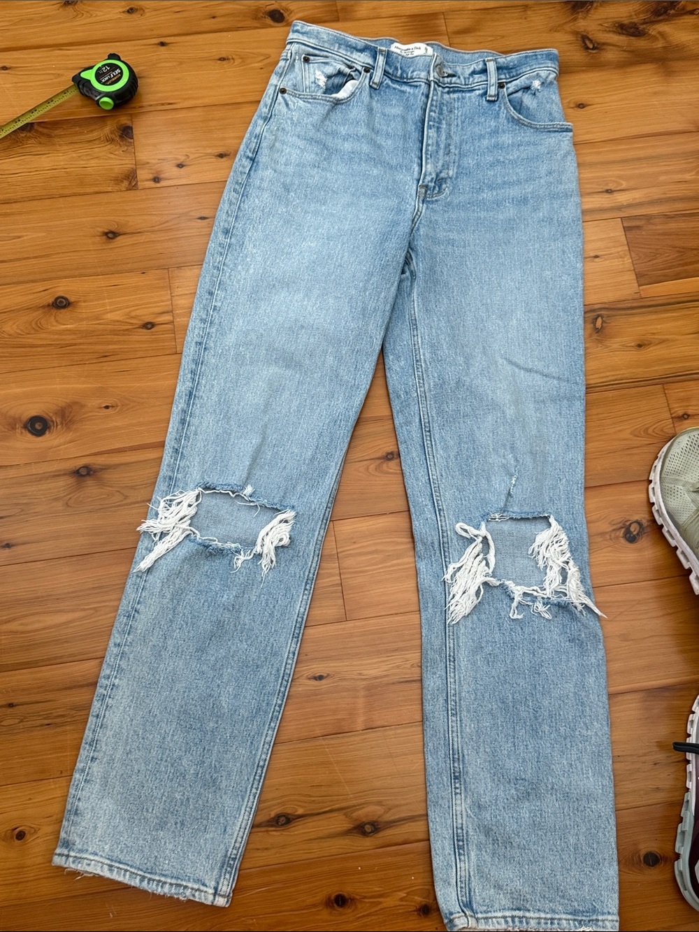 Abercrombie & Fitch Light Distressed Jeans 90s ultra high rise 28 long